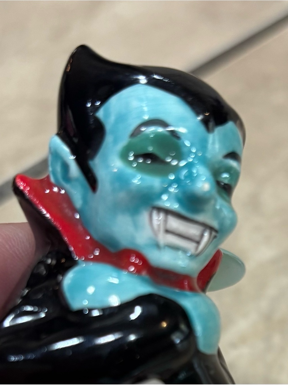 Dracula Vampire Salt & Pepper Shakers Halloween - Picture 8 of 8